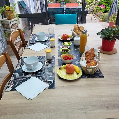 فندق مبيت وإفطار De La D'hotes 3*