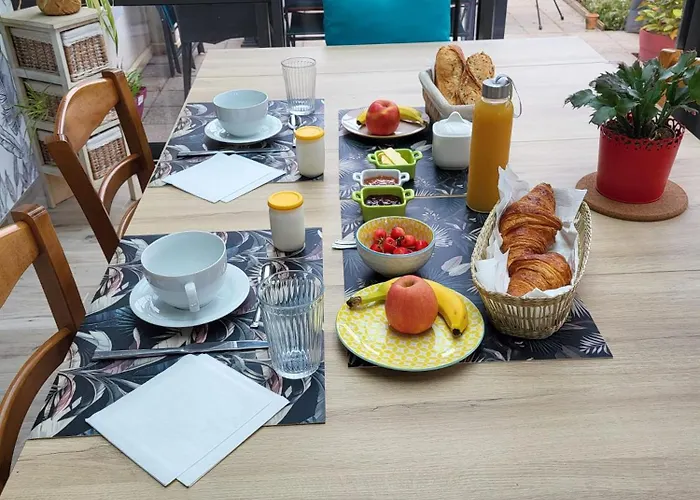 Bed & Breakfast De La 3*